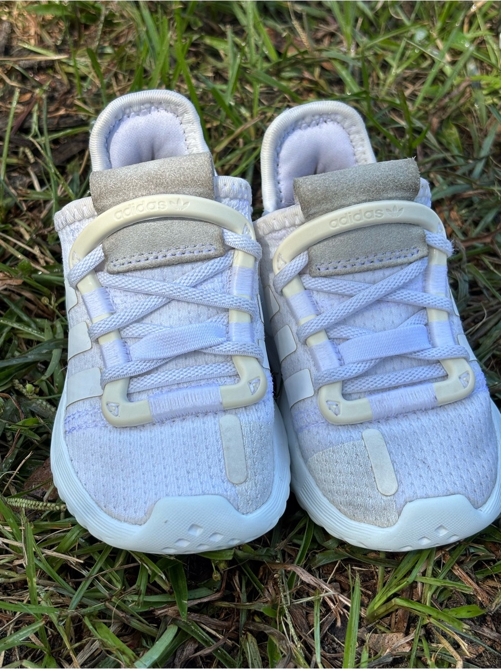 adidas Kids White and Light Gray Slip-On Sneakers size 6